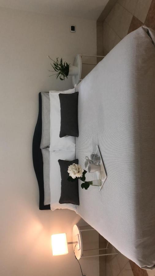 Maison Flores Deluxe บารี ภายนอก รูปภาพ